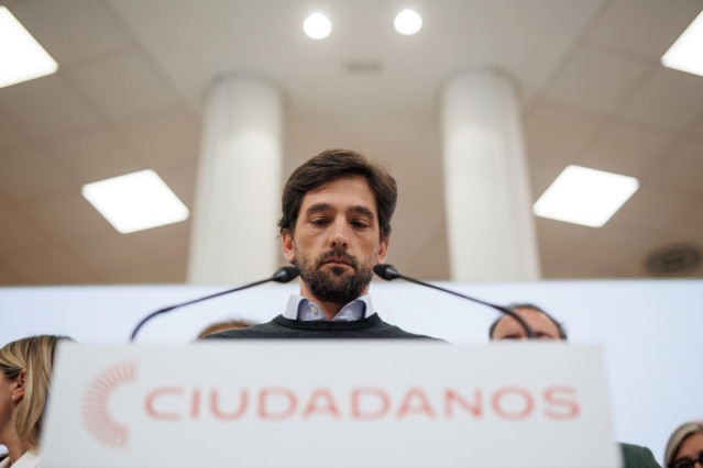 Archivo - El secretario general de Ciudadanos, Adrián Vázquez, interviene durante una rueda de prensa tras la reunión del Comité Nacional de Ciudadanos, en la sede nacional de Ciudadanos, a 30 de mayo de 2023, en Madrid (España). Durante el Comité se ha d