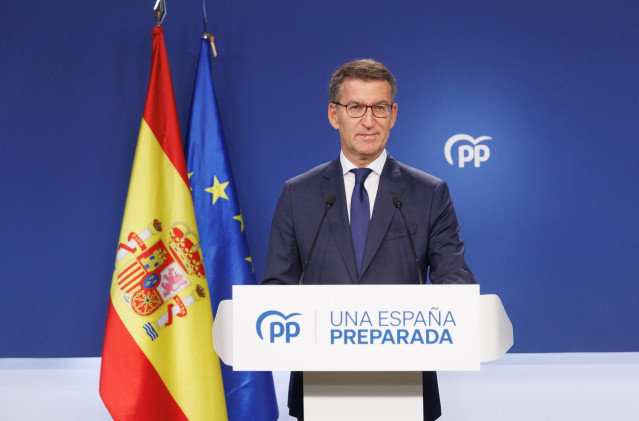 Archivo - El presidente del PP, Alberto Núñez Feijóo, durante una rueda de prensa en la sede nacional del Partido Popular, en la calle Génova, a 29 de mayo de 2023, en Madrid (España).