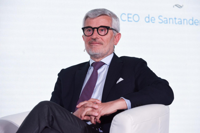 Archivo - El consejero delegado de Banco Santander en España, Ángel Rivera, durante la celebración de la segunda jornada del IV Foro Internacional Expansión, en el Parador de Alcalá de Henares, a 11 de mayo de 2023, en Alcalá de Henares, Madrid (España).