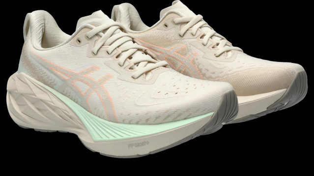 ASICS lanza la zapatilla Novablast 4.