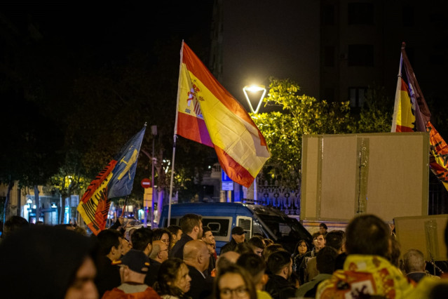 Imagen de la concentración ante la Delegación del Gobierno en Catalunya contra la amnistía