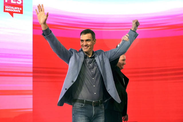 El presidente del gobierno, en funciones, de España y secretario general del PSOE, Pedro Sánchez, durante el Congreso del Partido Socialista Europeo en el Palacio de Congresos, a 11 de noviembre de 2023 en Málaga (Andalucía, España).