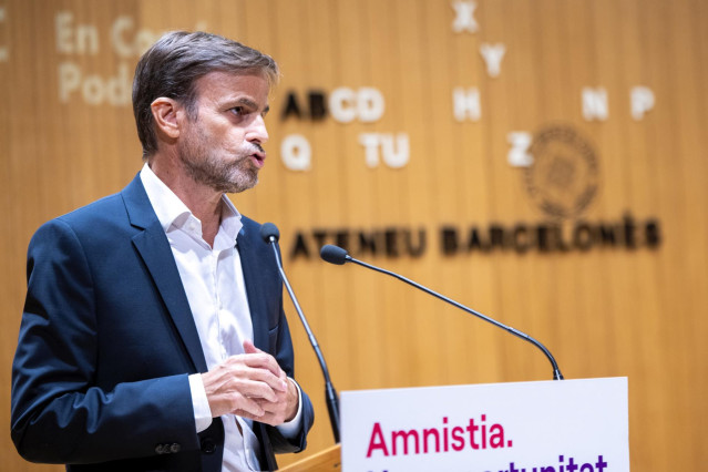 Archivo - El exdiputado de En Comú Podem Jaume Asens interviene durante el acto de Sumar-Comuns para presentar su dictamen jurídico sobre la amnistía, en el Ateneo de Barcelona, a 10 de octubre de 2023, en Barcelona, Catalunya (España).