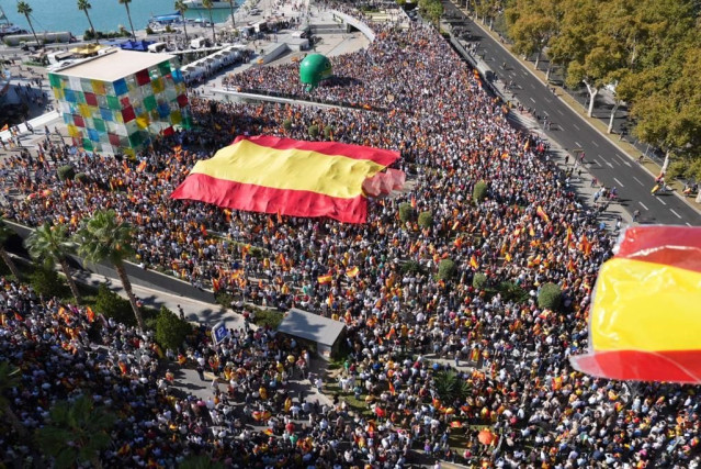 Movilización del PP en Málaga, donde la organización estima que se han reunido en torno a 52.000 personas.