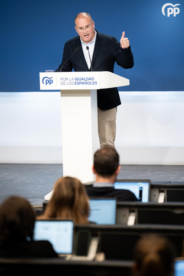 El vicesecretario nacional de Coordinación del PP, Miguel Tellado, durante una rueda de prensa posterior al Comité de Dirección del PP, a 13 de noviembre de 2023, en Madrid (España). Durante la comparecencia, Tellado, ha dicho que ‘’desde el Partido Popul