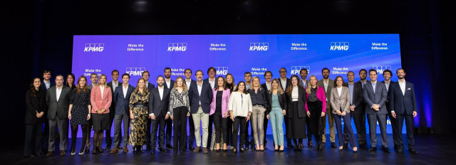 Foto de familia de los nuevos socios nombrados por KPMG