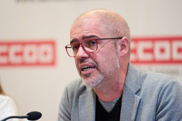 Archivo - El secretario general de CCOO, Unai Sordo, interviene durante una jornada de CCOO, en el Hotel Hoyuela, a 27 de septiembre de 2022, en Santander, Cantabria (España).