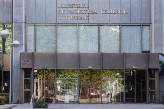 Archivo - Fachada de la sede del Ministerio