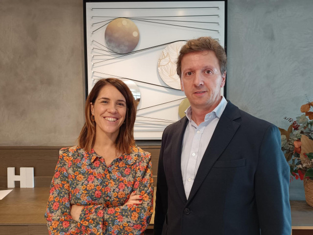 La people systems lead de Adevinta, Anna Sassot, y el country manager para España y Portugal de Workday, Adolfo Pellicer