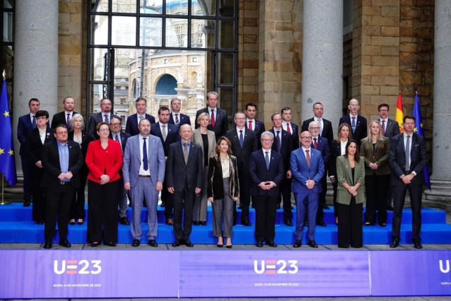 Foto de Familia de la Reunión Informal Ministerial de Vivienda y Agenda Urbana, celebrada en Laboral Ciudad de la Cultura, en Gijón.