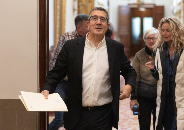 El portavoz del PSOE en el Congreso, Patxi López, a su llegada a una Junta de Portavoces