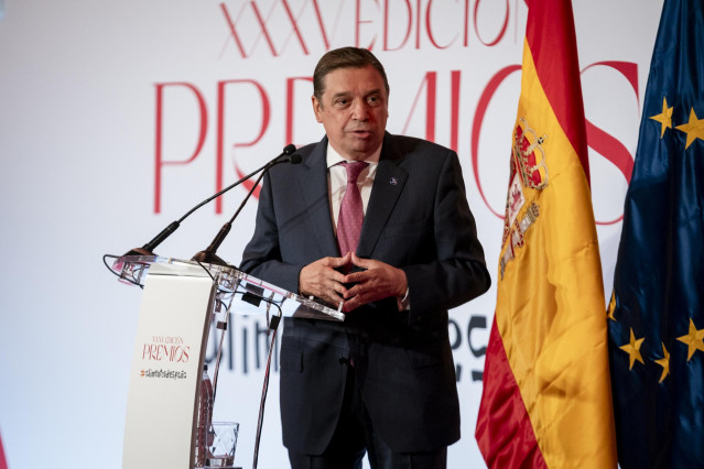 Archivo - El ministro de Agricultura, Pesca y Alimentación en funciones, Luis Planas,