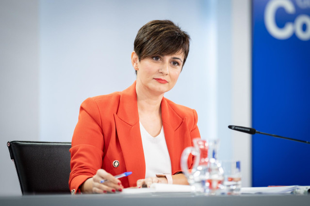 La ministra Portavoz y de Política Territorial en funciones, Isabel Rodríguez, durante una rueda de prensa posterior a la reunión del Consejo de Ministros, en el Palacio de la Moncloa, a 14 de noviembre de 2023, en Madrid (España).