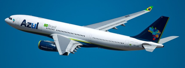 Archivo - Avión de Azul Airlines