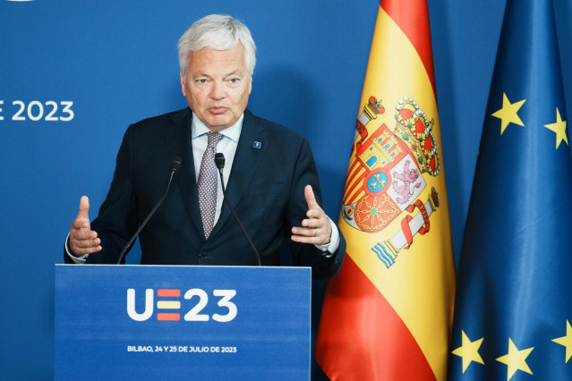 Archivo - El comisario europeo de Justicia, Didier Reynders, comparece en una rueda de prensa en el Palacio Euskalduna, a 24 de julio de 2023, en Bilbao, Vizcaya, País Vasco (España).