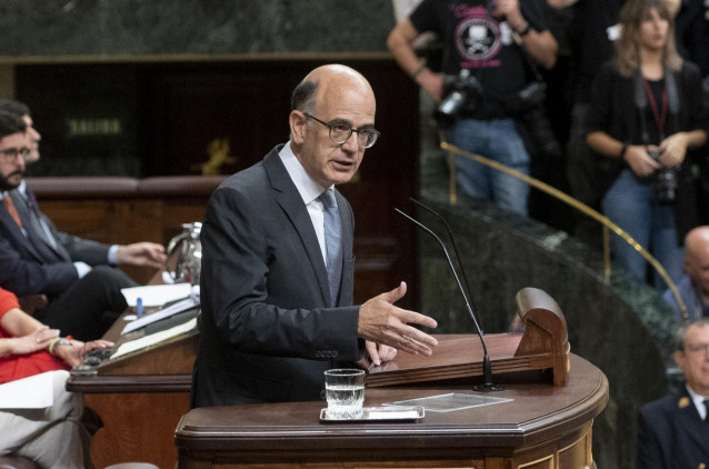 Archivo - El diputado de UPN, Alberto Catalán.