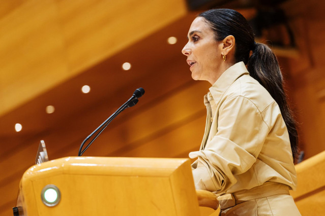 La senadora de Vox Paloma Gómez interviene durante una sesión plenaria, en el Senado, a 14 de noviembre de 2023, en Madrid (España)