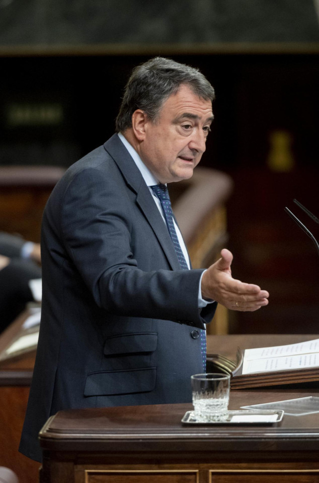 Archivo - El portavoz del PNV en el Congreso, Aitor Esteban, interviene  en el hemiciclo