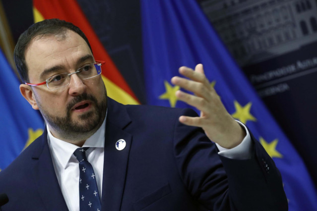 Adrián Barbón en rueda de prensa tras el consejo de Gobierno.