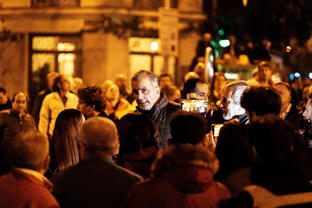 El portavoz de Vox en el Ayuntamiento de Madrid, Javier Ortega Smith, durante una manifestación contra la amnistía frente a la sede del PSOE en Ferraz