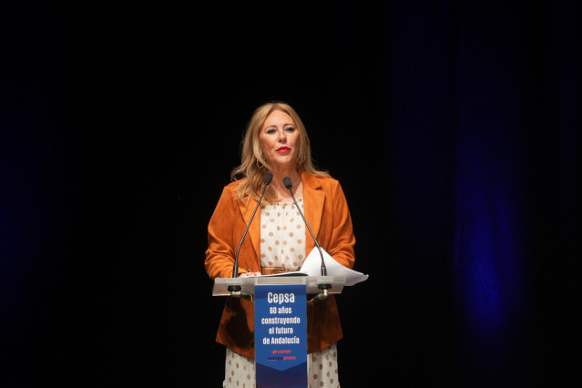 La consejera de Economía, Hacienda y Fondos Europeos de la Junta de Andalucía, Carolina España. interviene  el encuentro informativo sobre los 60 años de presencia de Cepsa en Andalucía.