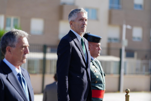 Archivo - El ministro del Interior, Fernando Grande-Marlaska, durante la inauguración del nuevo cuartel de la Guardia Civil en Santa Marta de Tormes (Salamanca)
