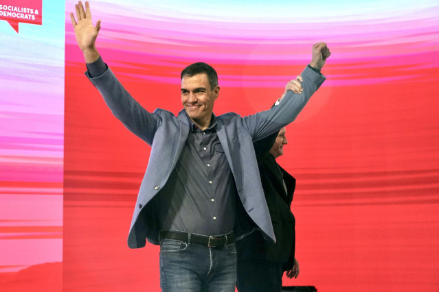 El presidente del gobierno, en funciones, de España y secretario general del PSOE, Pedro Sánchez, durante el Congreso del Partido Socialista Europeo en el Palacio de Congresos, a 11 de noviembre de 2023 en Málaga (Andalucía, España).