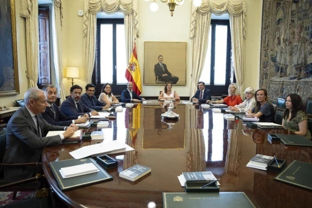 Archivo - Imagen de archivo de la Mesa del Congreso