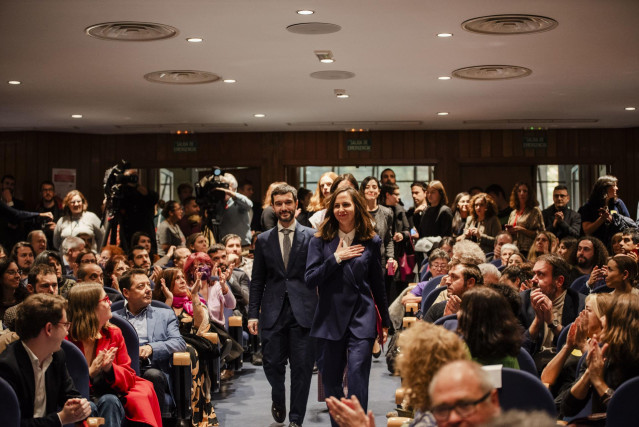 La hasta ahora ministra de Derechos Sociales, Ione Belarra, a su llegada para el traspaso de su cartera al exdiputado Pablo Bustunduy, en la sede del Ministerio de Derechos Sociales, a 21 de noviembre de 2023, en Madrid (España).