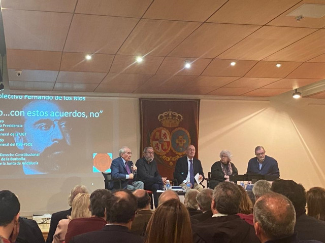 Históricos del PSOE se unen para 