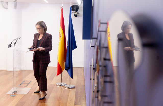 La portavoz del PP en el Congreso, Cuca Gamarra, tras una rueda de prensa posterior a la reunión de la Junta de Portavoces, a 23 de noviembre de 2023, en Madrid (España).