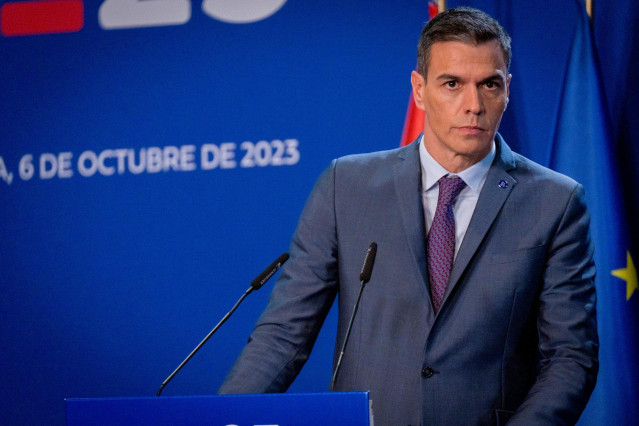 Archivo - El presidente del Gobierno, Pedro Sánchez,  en la rueda de prensa de la reunión informal de Jefes de Estados o de Gobierno de la UE a que asisten a la III Cumbre de la Comunidad Política Europea (CPE), a 06 de octubre del 2023 en Granada (España