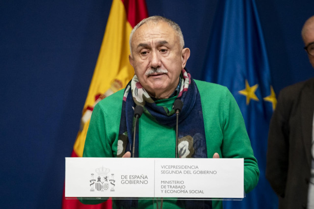 Archivo - El secretario general de UGT, Pepe Álvarez, ofrece una rueda de prensa tras una reunión, en el Ministerio de Trabajo, a 31 de enero de 2023, en Madrid (España).