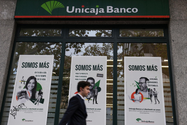 Una de las oficinas de Unicaja Banco.