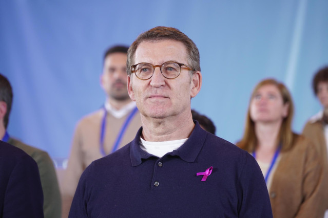 El presidente del Partido Popular, Alberto Núñez Feijóo, durante el Congreso Autonómico del PP, en el Recinto Ferial, a 25 de noviembre de 2023, en Albelda de Iregua, La Rioja (España).