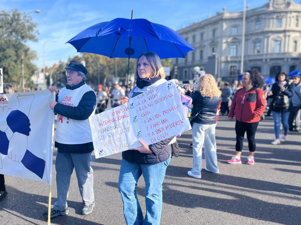 EuropaPress 5601768 cientos personas recuerdan sol fallecidos residencias pandemia