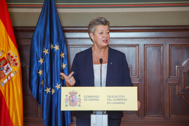 Archivo - La comisaria europea de Asuntos de Interior, Ylva Johansson; interviene durante una rueda de prensa posterior a la visita programada al Centro de Coordinación Regional de la Guardia Civil de Canarias, en Las Palmas de Gran Canaria, Canarias (Esp