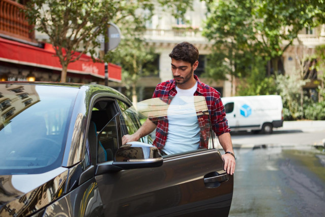 Archivo - Conductor de Blablacar.