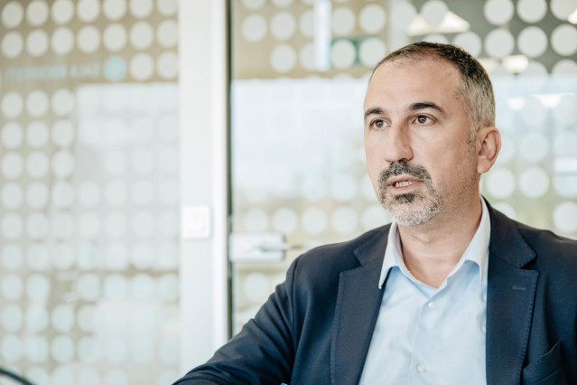 Archivo - El Consejero Delegado de DIGI Spain Telecom, Marius Varzaru, durante una entrevista para Europa Press, en las oficinas de DIGI España, a 6 de septiembre de 2023, en Alcobendas, Madrid (España).