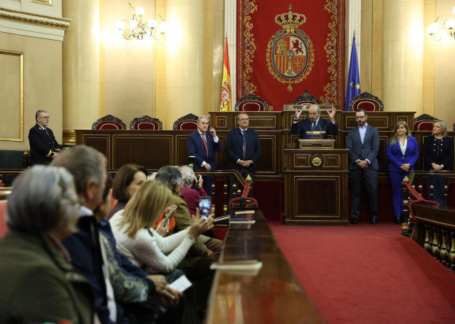 El presidente del Senado, Pedro Rollán (c), interviene durante la primera jornada de las Puertas Abiertas del Senado, a 30 de noviembre de 2023, en Madrid (España).