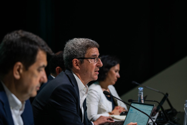 Archivo - El director de BBVA Research y economista jefe de Grupo BBVA, Jorge Sicilia.