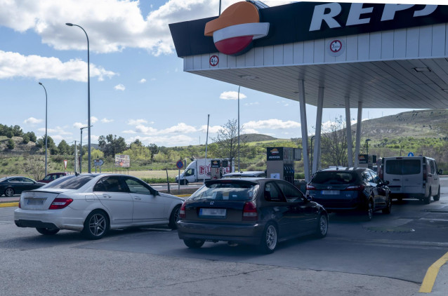 Archivo - Gasolinera Repsol