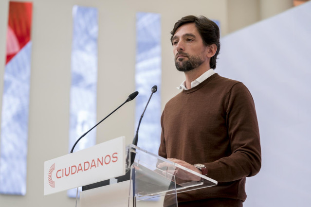 Archivo - El secretario general de Ciudadanos, Adrián Vázquez, durante una rueda de prensa tras la reunión del Comité Permanente de la formación liberal en la sede nacional del partido, a 29 de mayo de 2023, en Madrid (España).