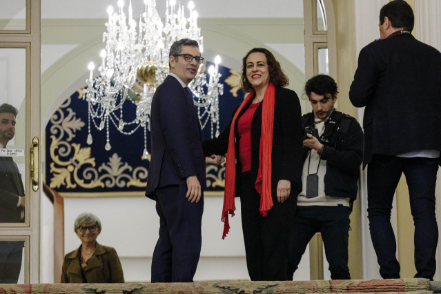 Archivo - El ministro de la Presidencia, Relaciones con las Cortes y Memoria Democrática, Félix Bolaños, y la presidenta del Consejo de Estado, Magdalena Valerio Cordero, se saludan a su llegada a una visita institucional al Consejo de Estado, a 10 de mar