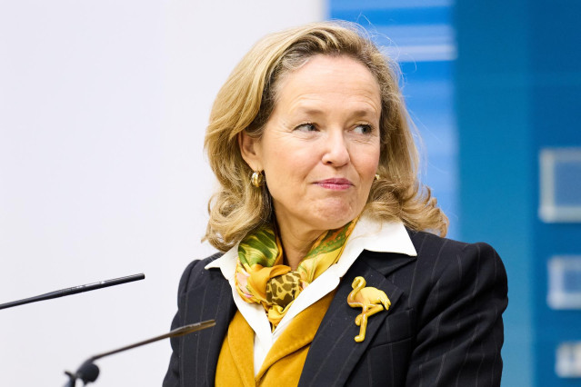 Archivo - La vicepresidenta primera del Gobierno y ministra de Economía, Comercio y Empresa, Nadia Calviño.