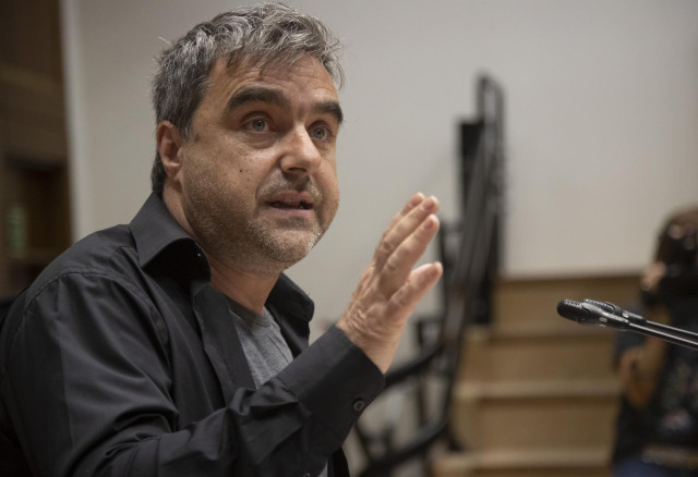 Archivo - El parlamentario de EH Bildu Mikel Otero