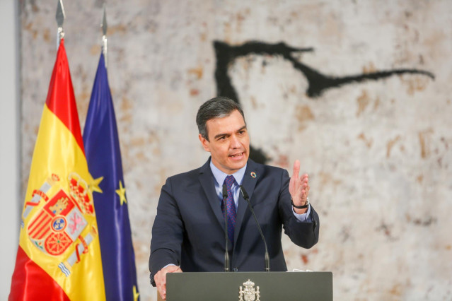 Archivo - El presidente del Gobierno, Pedro Sánchez interviene durante un acto en La Moncloa con motivo de la reforma del artículo 49 de la Constitución, a 13 de mayo de 2021, en Madrid (España).