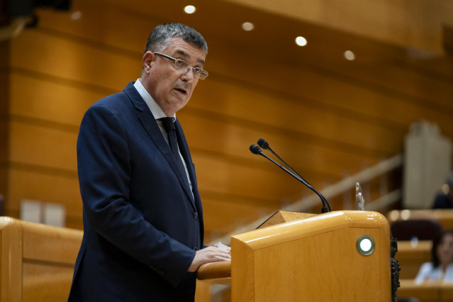 Archivo - El Senador de Compromís Enric Xavier Morera Català interviene durante una sesión plenaria en el Senado, a 17 de octubre de 2023, en Madrid (España).