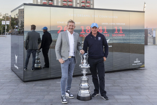El ceo de Cupra, Wayne Griffiths, y el ceo de la Copa América, Grant Dalton.