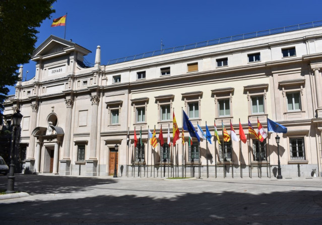 Archivo - Imagen del exterior y fachada del Senado